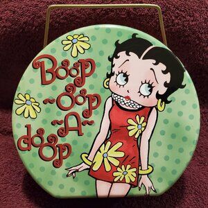 Betty Boop lunch box style